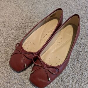 Clarks Burgundy Flats with Bow Detail Size 7.5